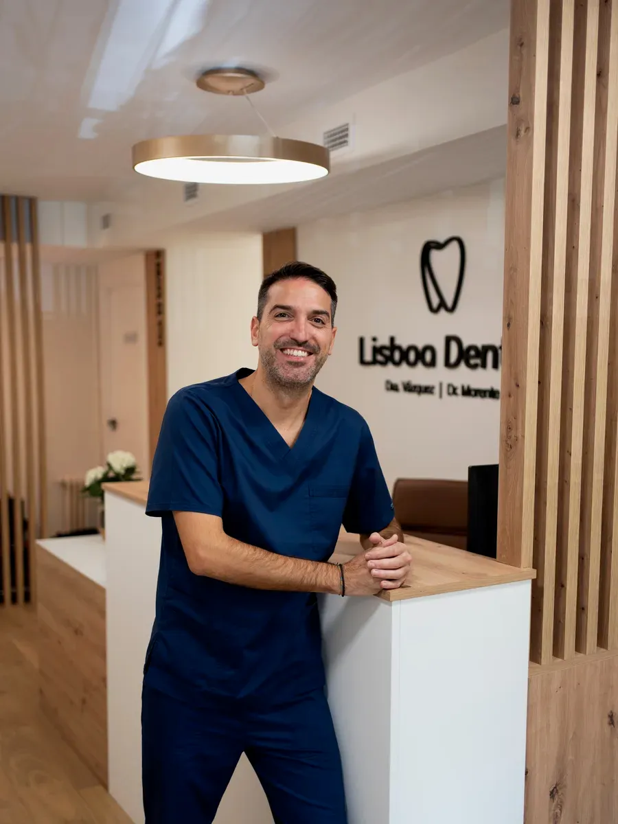Carlos Morente, cirugía, implantes e implantoprótesis en Lisboa Dental
