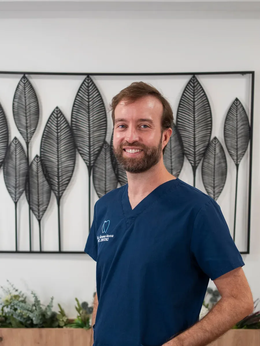 Javier Álvarez-Novoa, cirugía y periodoncia en Lisboa Dental