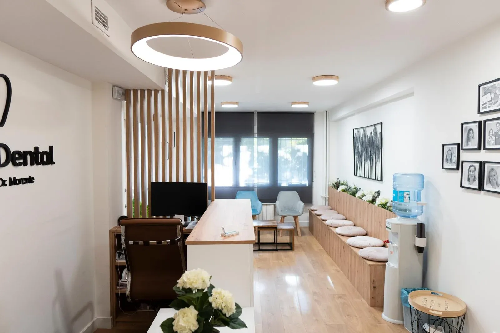 Recepción y pasillo de Lisboa Dental